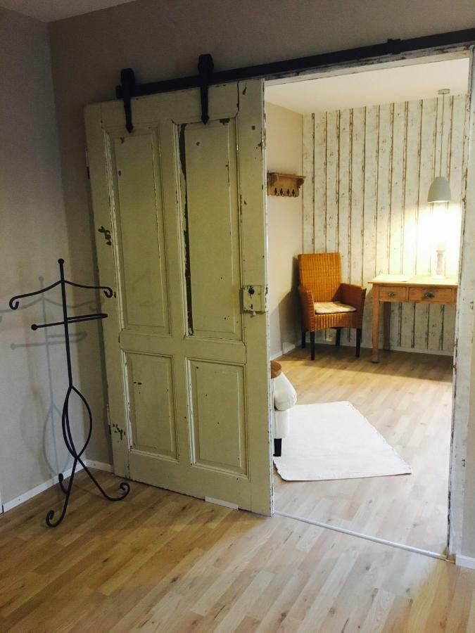 Gaestehaus Sellemols Ferienwohnung Kuefer Heuchelheim-Klingen Dış mekan fotoğraf